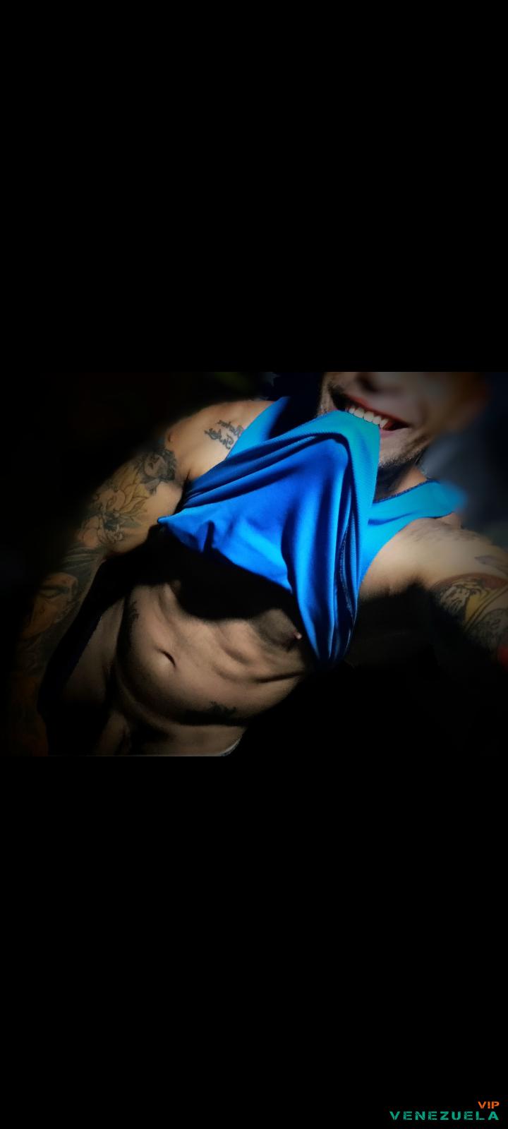 Escorts Masculinos Distrito Capital: Guevo Predador y Grande ACTIVO